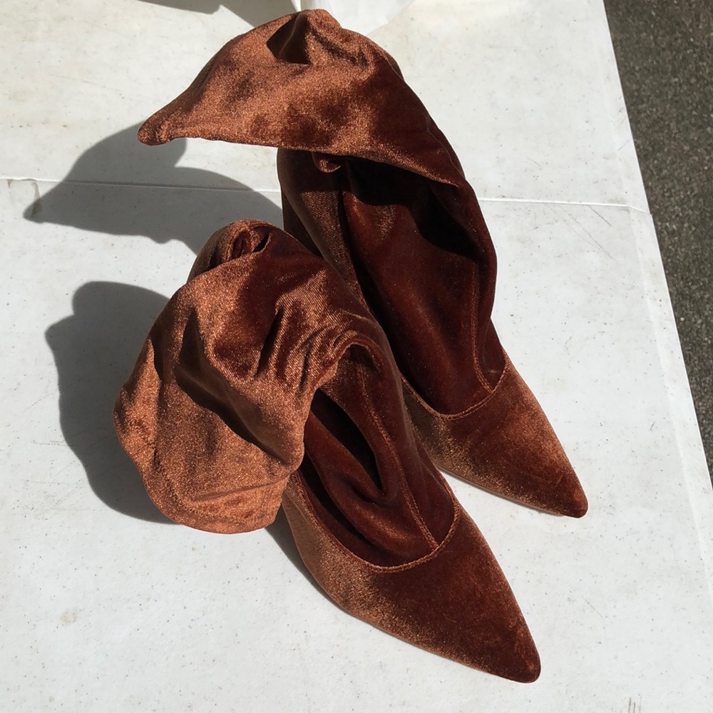Chic Velvet Pointed Toe Boots